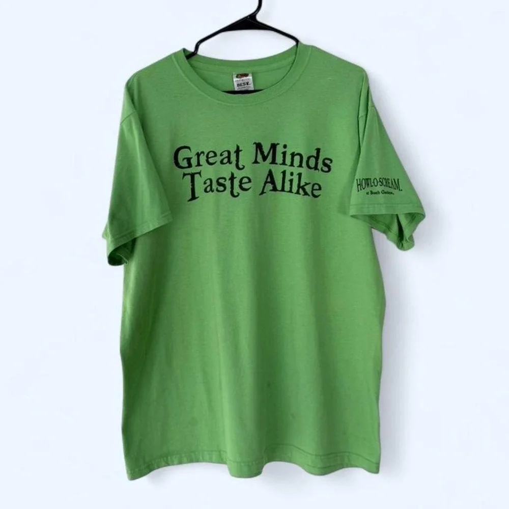 Fruit of the Loom Staff T Shirt Green Great Minds Taste Alike HowlOScream Large - Picture 1 of 5